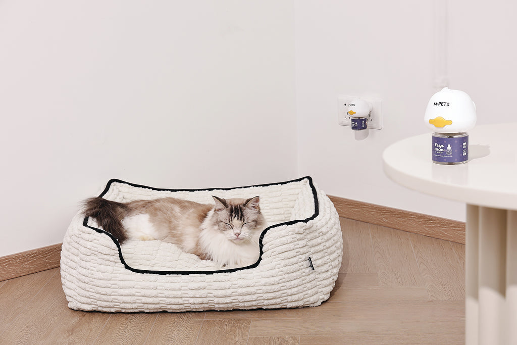 KEEP CALM - Calming Pheromone diffuser for cats -  48ml