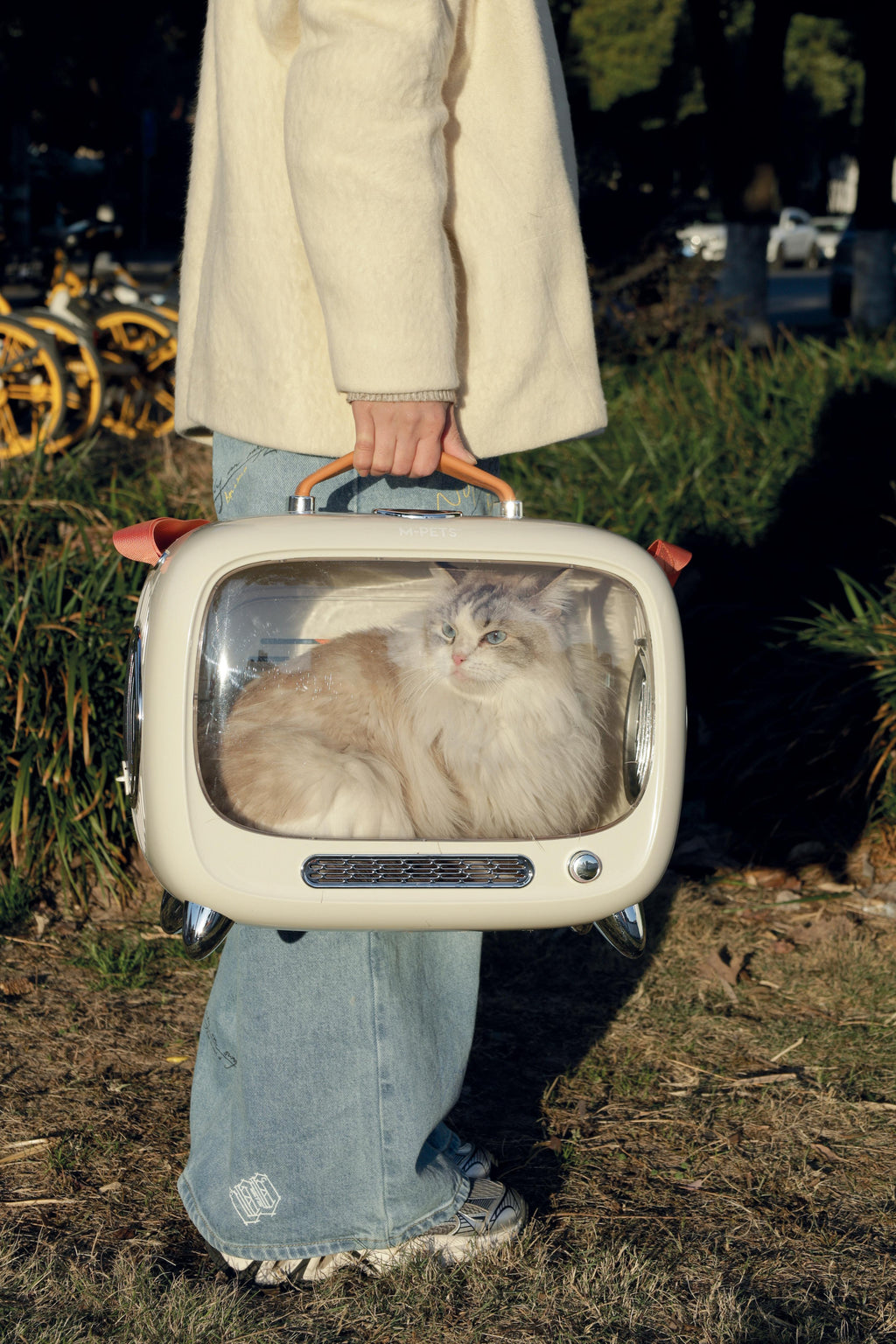 SIXTIES TV Pet Carrier White